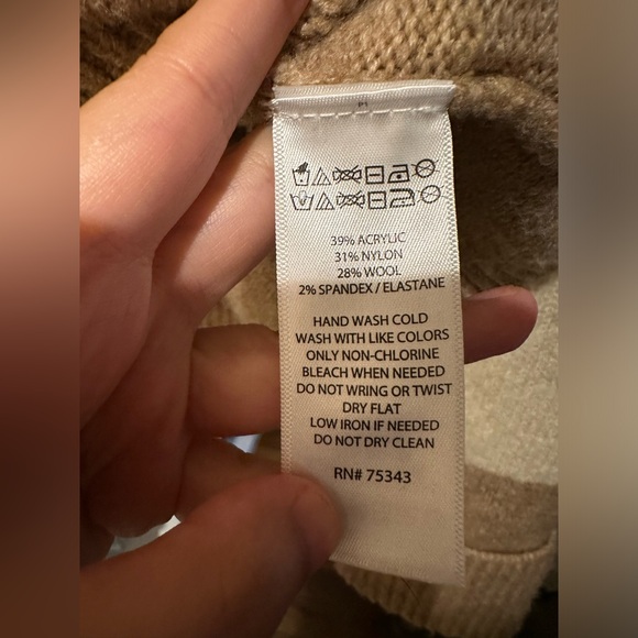 C&C California Wool Blend sweater. Size M. - Picture 8 of 11